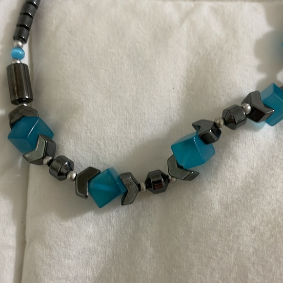 Black and turquoise necklace gems - Picture 3 of 5